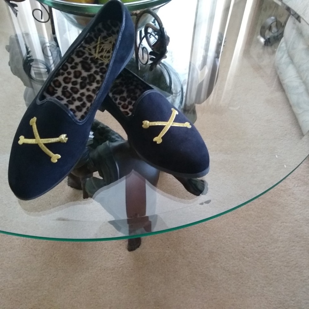 MEN'S BLACK FELT SIZE 9.5 GOLD EMBLEM